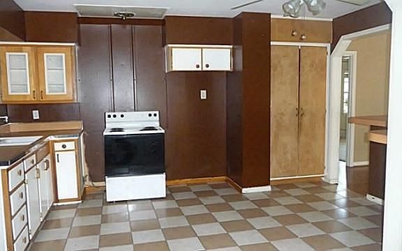 4th image of 1611 Arcady Ln