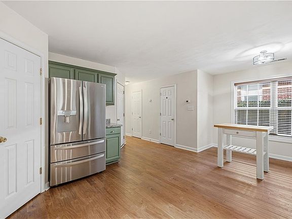 5th image of 2130 Lockard Ave