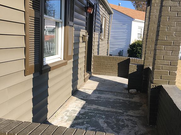 3rd image of 5221 Broadmoor Blvd