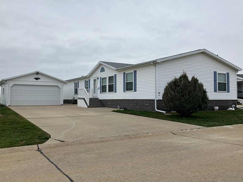 1st image of 1404 Huron Dr