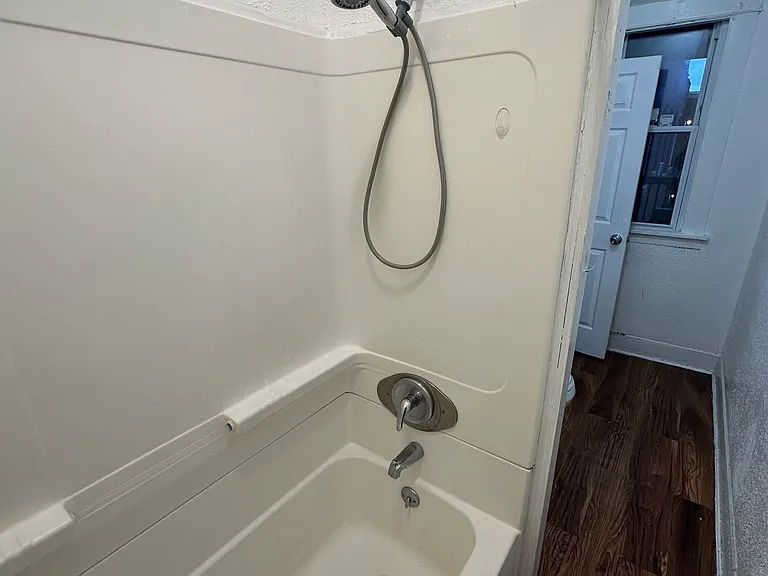 905 Park St #C-4 — Photo 6