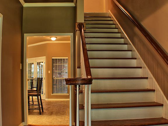 3rd image of 4048 Woodway Dr