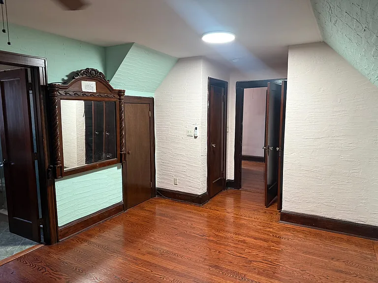8337 Charlecote Rdg — Photo 24