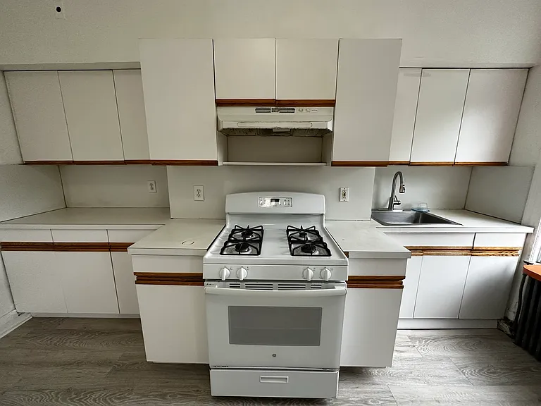 103 Zabriskie St #2 — Photo 1