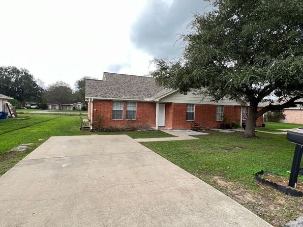 221 Hunters Ln