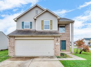 811 Pine Lake Dr, Greenwood, IN 46143