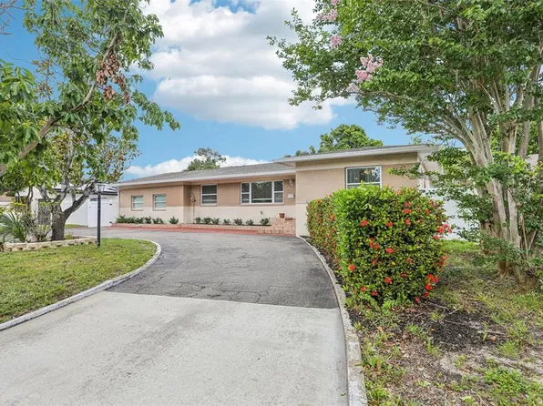 2709 49th St N, Saint Petersburg, FL 33710