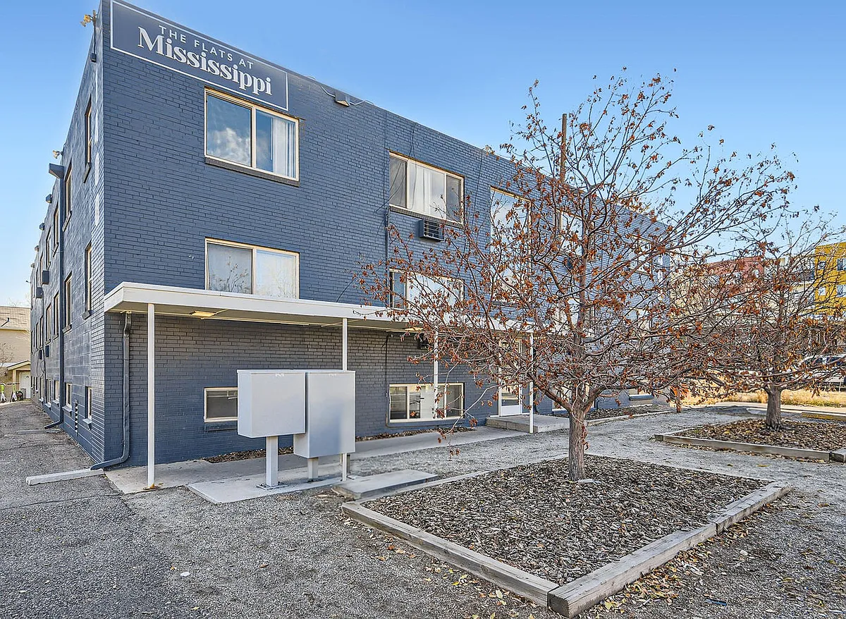 Building Photo - 1400 W Mississippi Ave