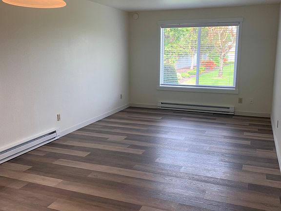 3rd image of 112 Blair Dr #16