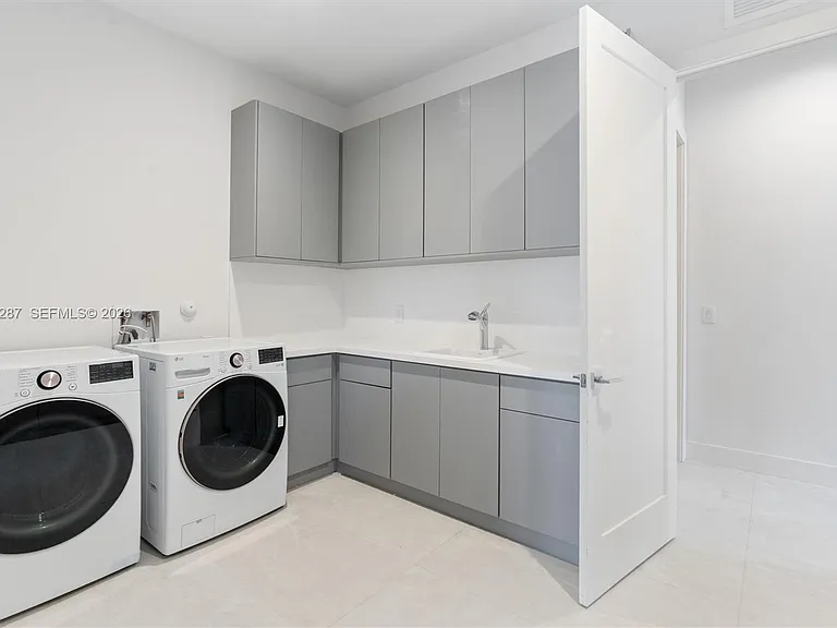 14930 SW 16th Ct — Photo 37