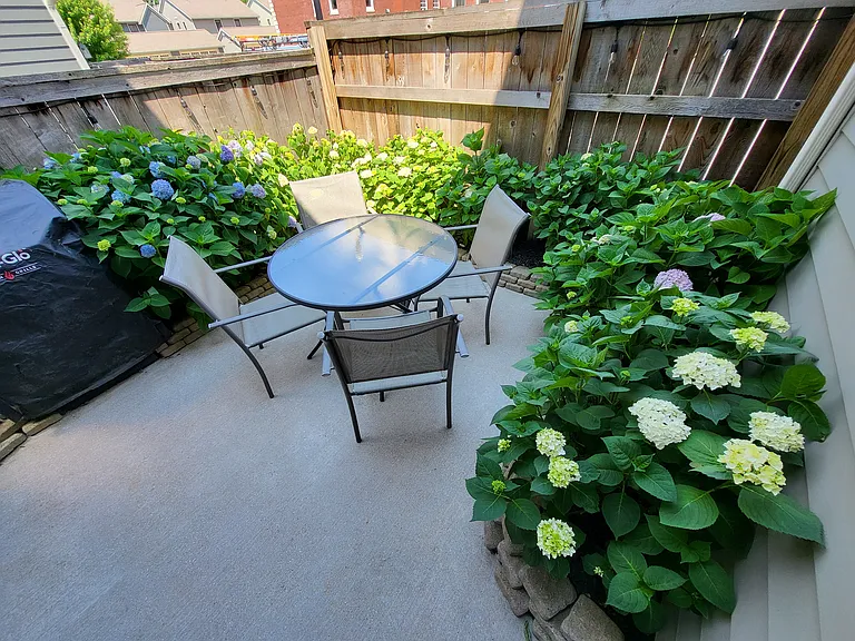 923 Blodgett St SE — Photo 4