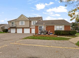 37424 Stonegate Cir, Clinton Township, MI 48036
