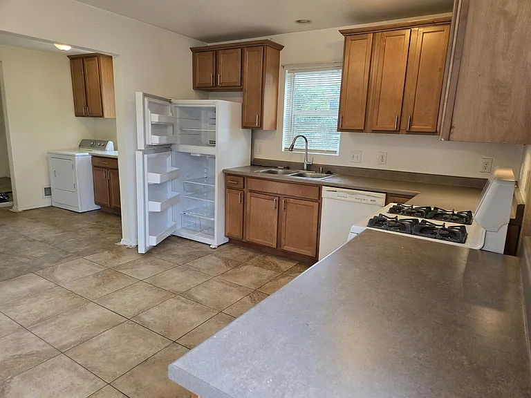 1165 Nome St — Photo 15