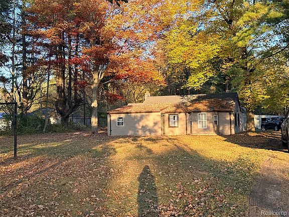 2nd image of 2682 Range Rd