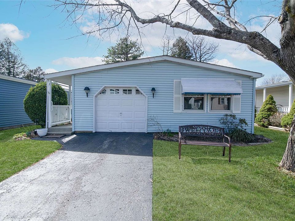 1st image of 8 Village Cir E