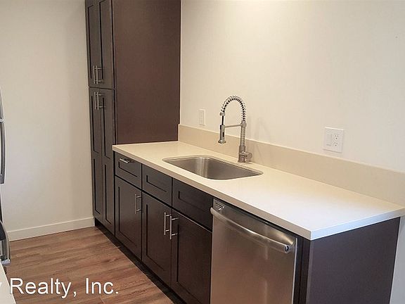 2nd image of 1460 Rosecrans St #1460