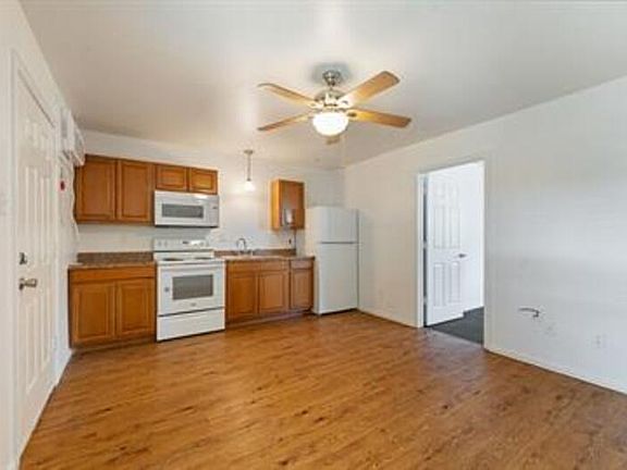 3rd image of 720 Pritchett Ln #8