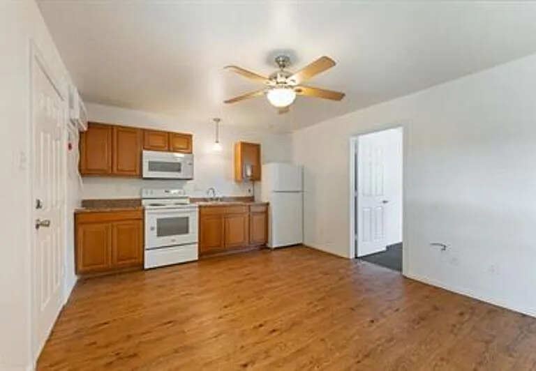 720 Pritchett Ln #8 — Photo 3