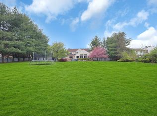 6 The Drawbridge, Woodbury, NY 11797