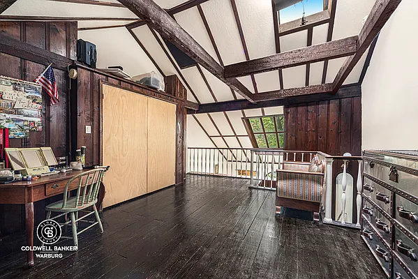 Rented by Coldwell Banker Warburg | media 10