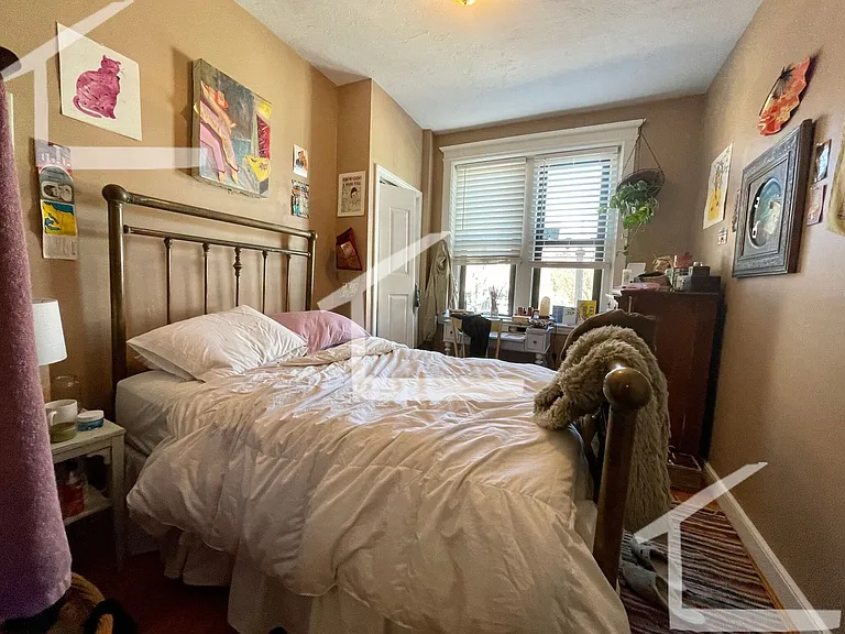 8 Glenville Ave #3R — Photo 17