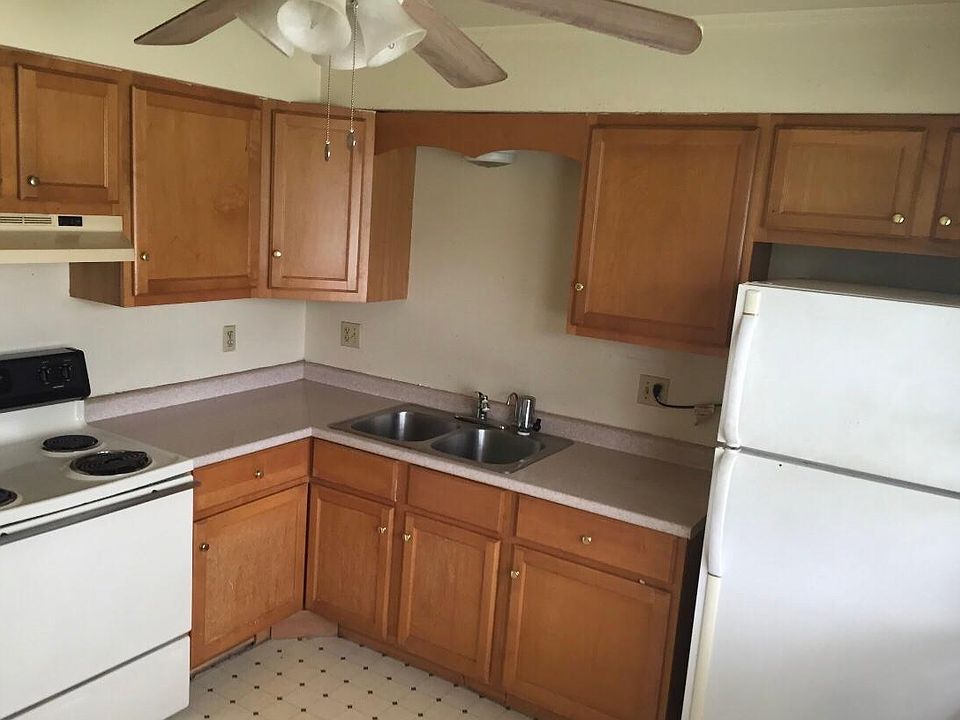 2nd image of 529 Highland Ave