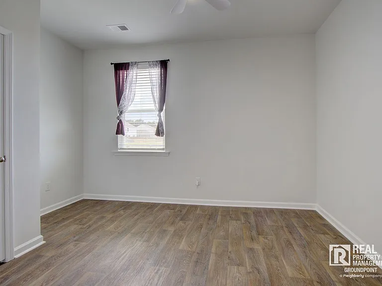 113 Hillsford Ln — Photo 12