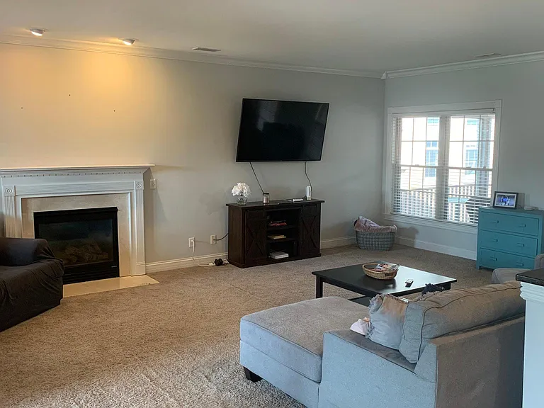 711 Middleton Way — Photo 7