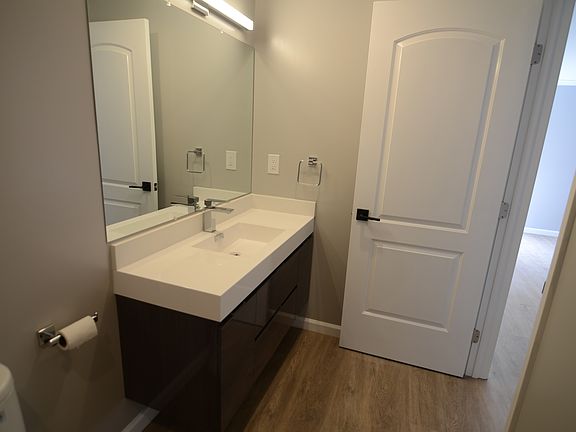 5th image of 601 Walnut Ave #A
