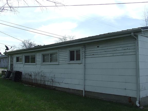 3rd image of 504 W Adams St