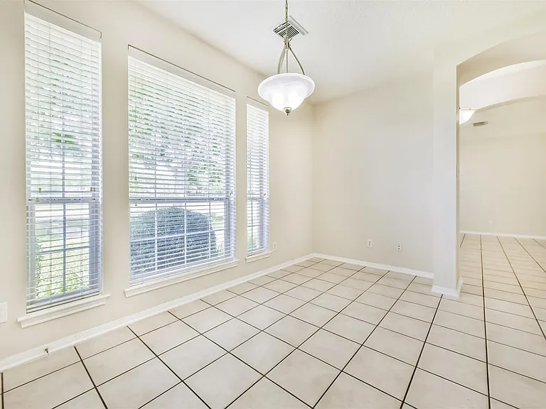 2401 Woody Rd — Photo 12