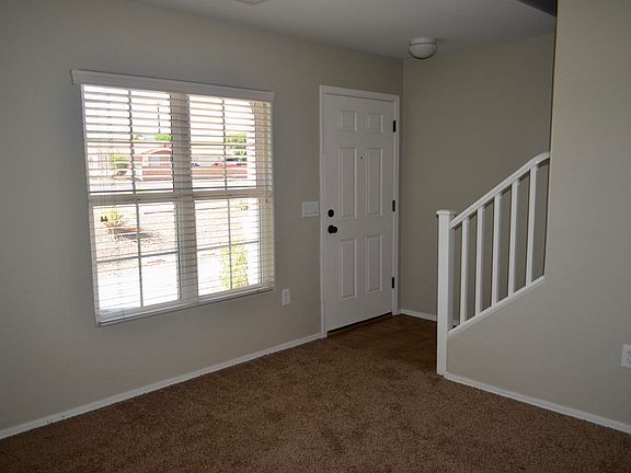 4th image of 2357 E Huntington Dr