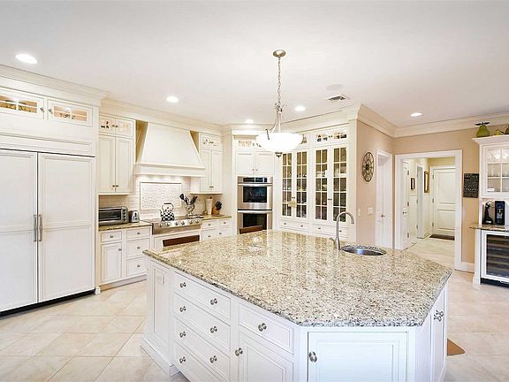 5th image of 27 Green Meadow Ln