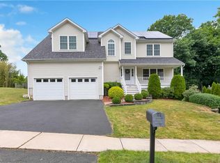 360 High View Dr, Stratford, CT 06614