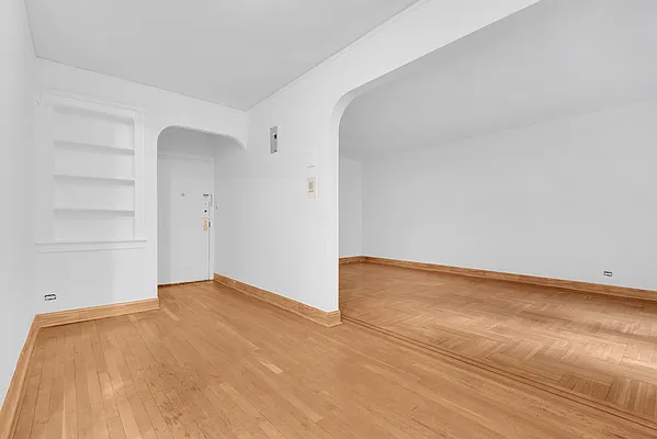 Sold by Bond New York | media 10