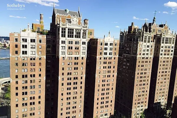 Rented by Sotheby's International Realty | media 74