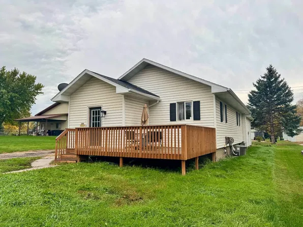 1310 E 1st St, Redfield, SD 57469