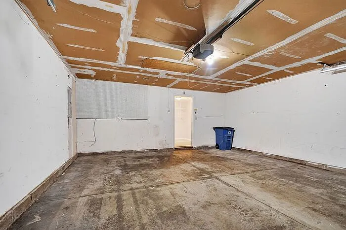 8134 Old Prairie Ct — Photo 23