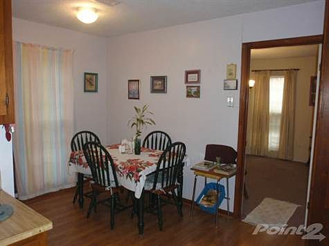 Eat-In Kitchen