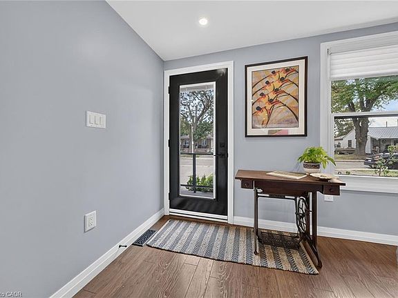 3rd image of 271 Julian Ave
