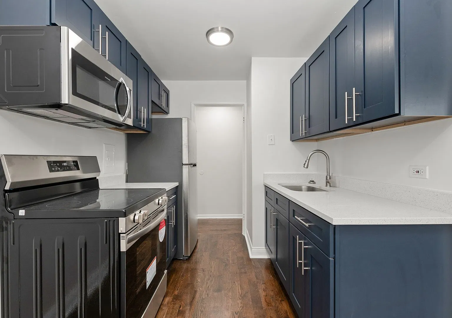8039 S. King Dr. — Photo 2