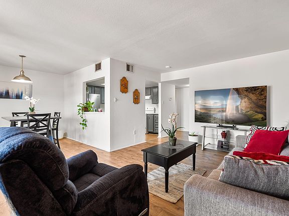 4th image of 903 Country Club Dr SE APT G