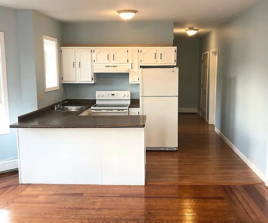 1st image of 304 Public St Floor 2