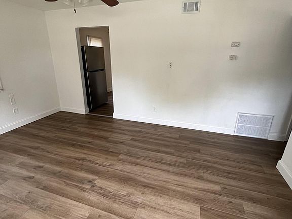 3rd image of 11220 Saint Clement Ln