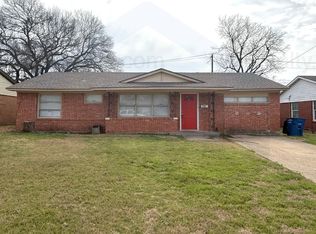 130 W Cherry Point Dr, Dallas, TX 75232