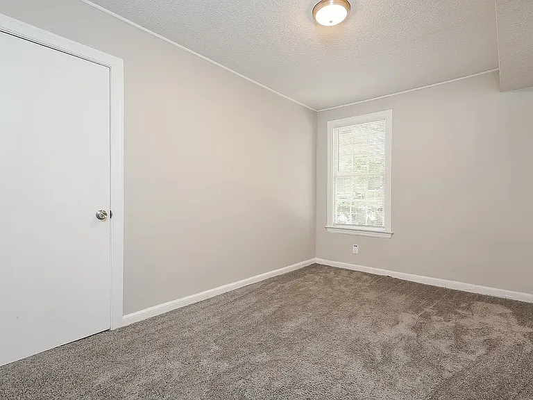 2143 Crosley St — Photo 6