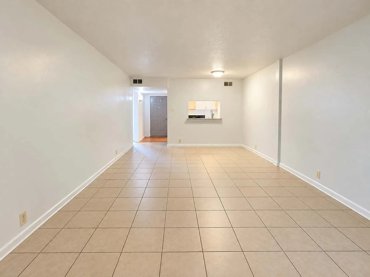 Metairie Condo Electric & Water Included — Photo 3