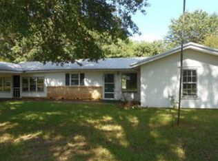 810 N West Front St, Vivian, LA 71082