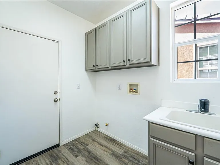 26345 Avenida Quintana — Photo 22