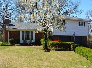 14012 E Clearview Rd, Claremore, OK 74019